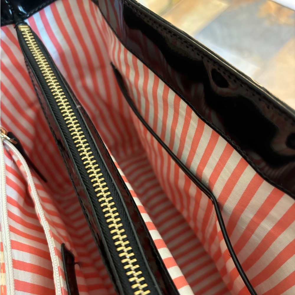 KATE SPADE BLACK PATENT LEATHER BAG EMBOSSED- CORAL STRIPED INTERIOR, EUC - Picture 2 of 5